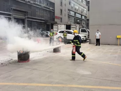 Fábrica realiza simulação de emergência contra incêndio: fortalecendo a segurança e garantindo entrega tranquila de pedidos
